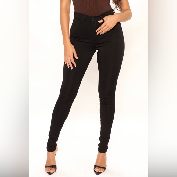 Fashion Nova Jeans - Picture 5 of 5